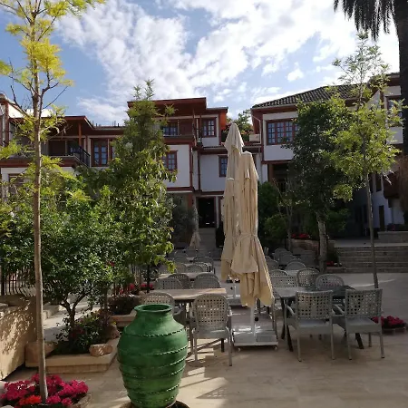 Hotel Woo Town 3*
