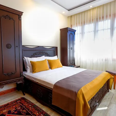 Woo Town Hotell 3*